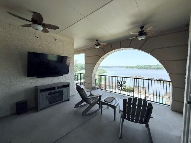 Cascades Lake Towers - Residential