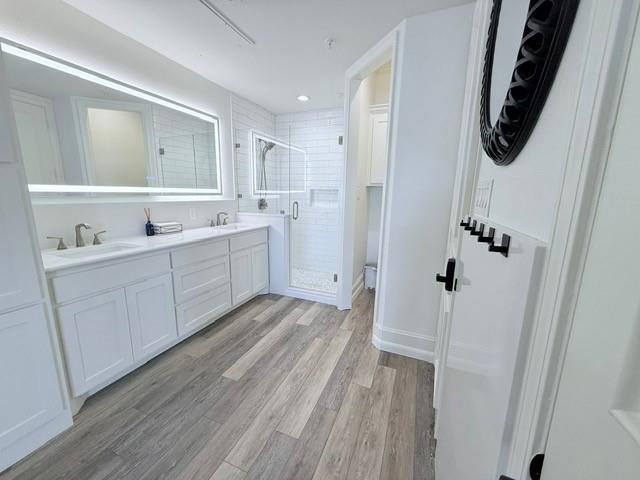 Cascades Lake Towers - Residential