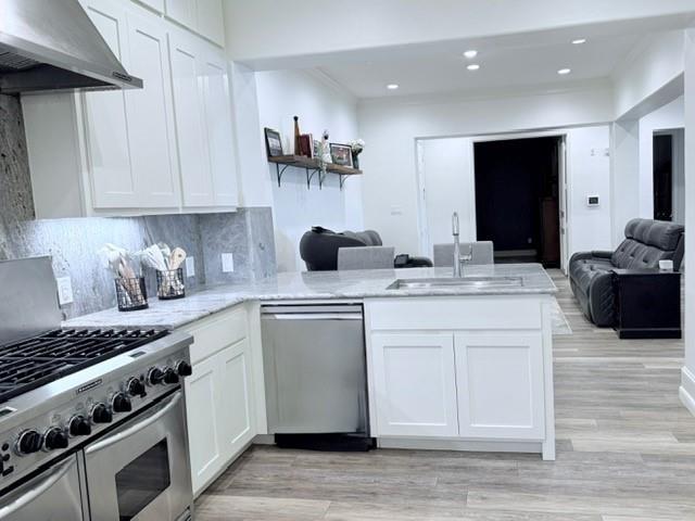 Cascades Lake Towers - Residential