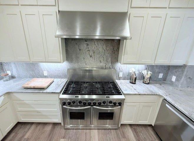 Cascades Lake Towers - Residential