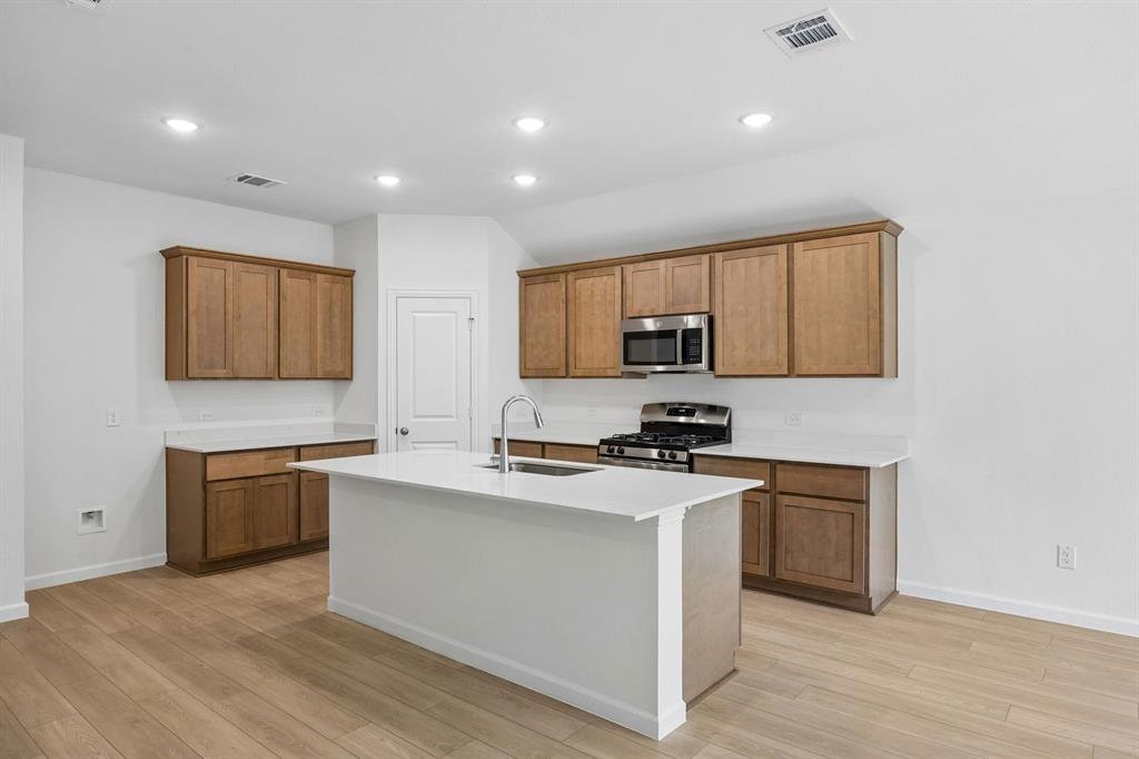 3892 Rose Hill Court