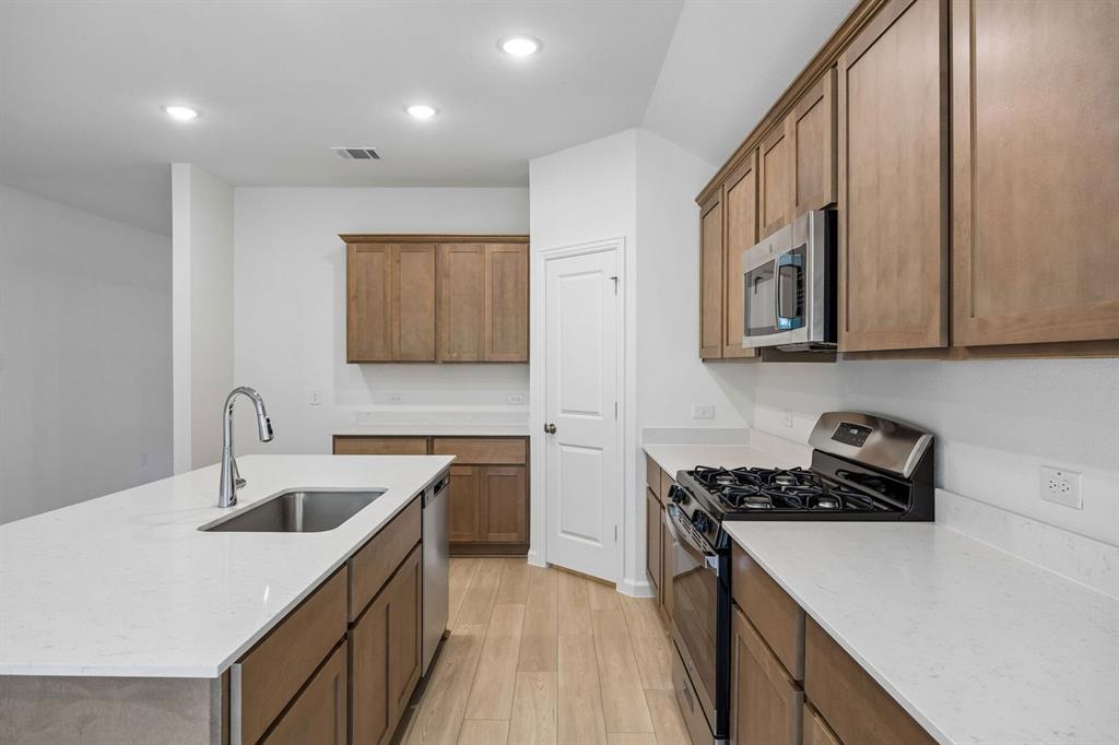 3892 Rose Hill Court