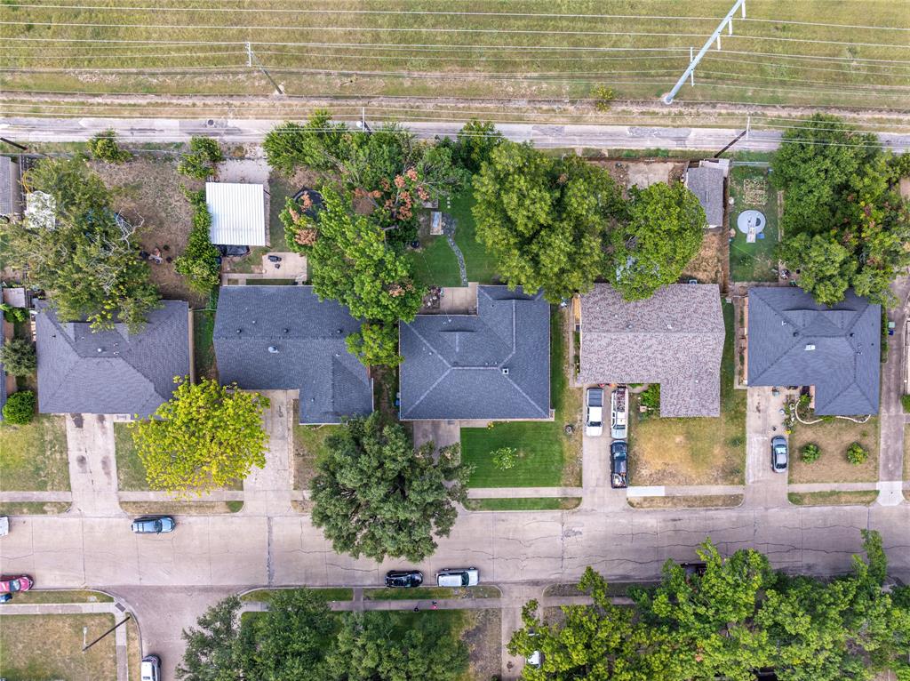 2413 cardinal Lane