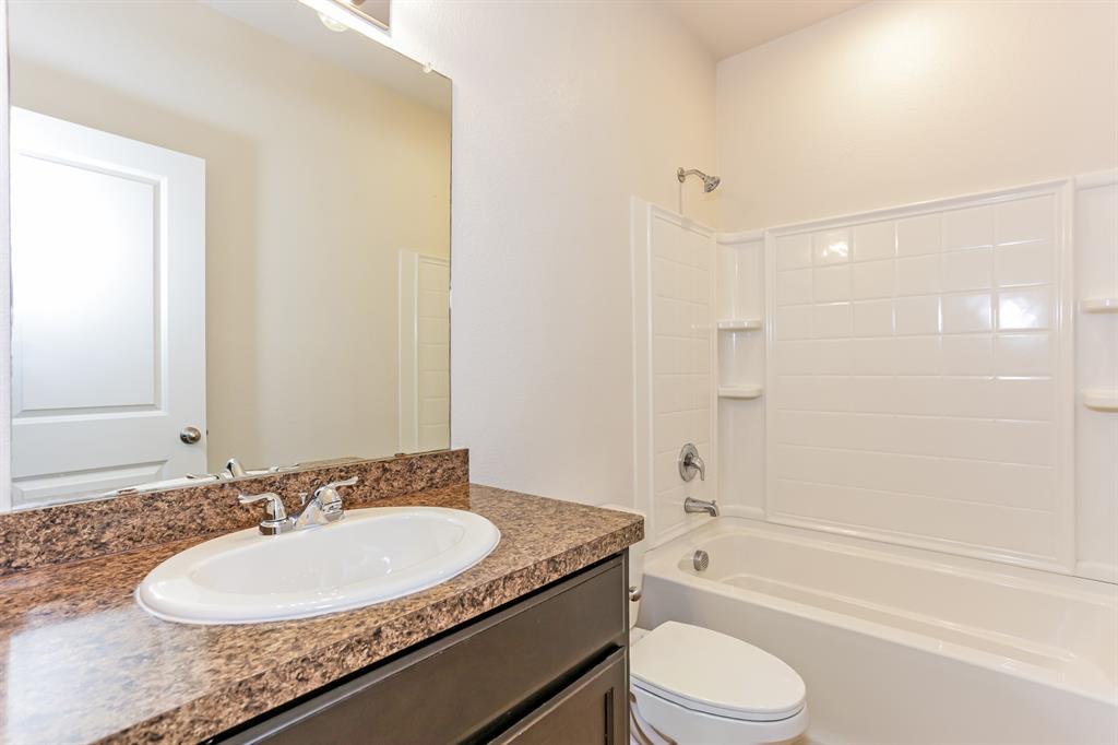 CHAPEL CREEK PHASE 1 - Residential Lease