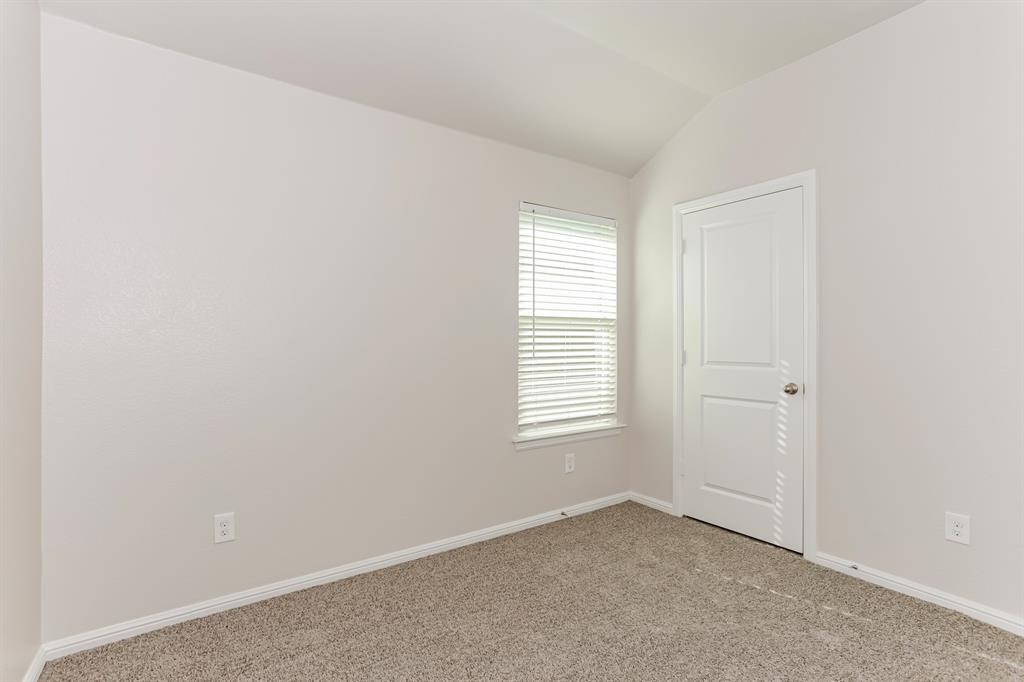 CHAPEL CREEK PHASE 1 - Residential Lease