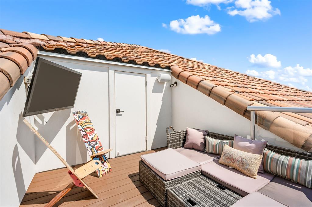 Lakeside - Residential