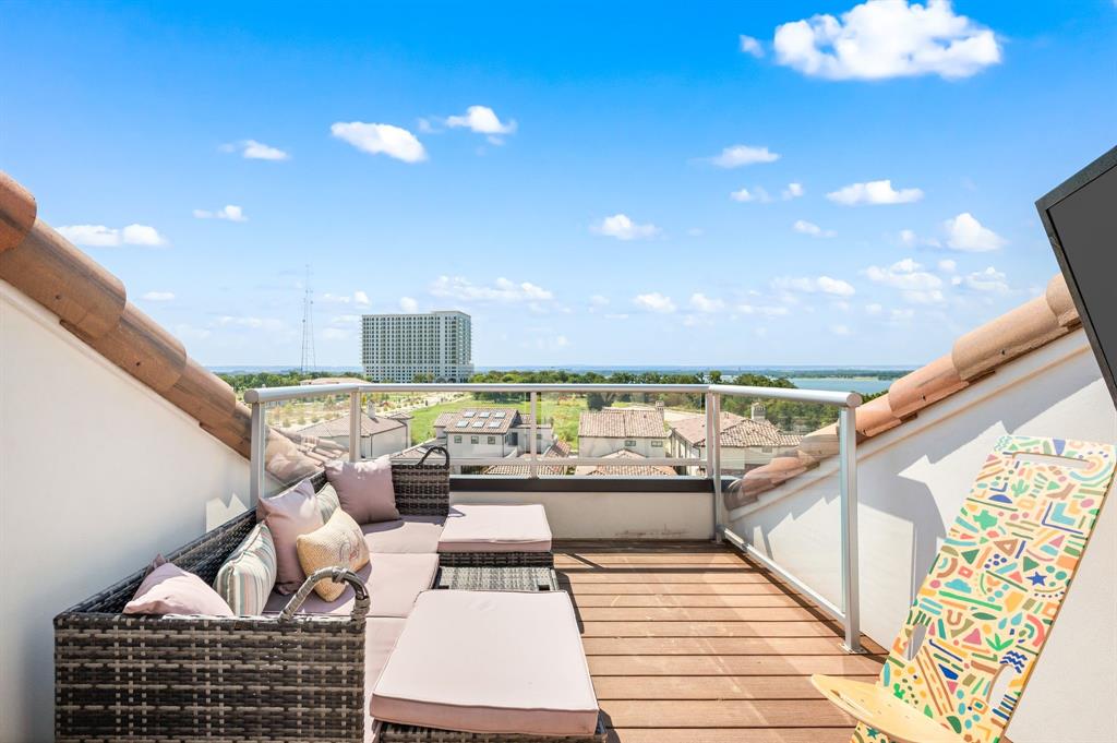 Lakeside - Residential