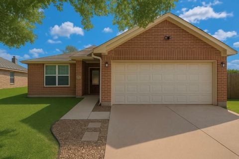 200 Lincoln Lane Crowley TX 76036