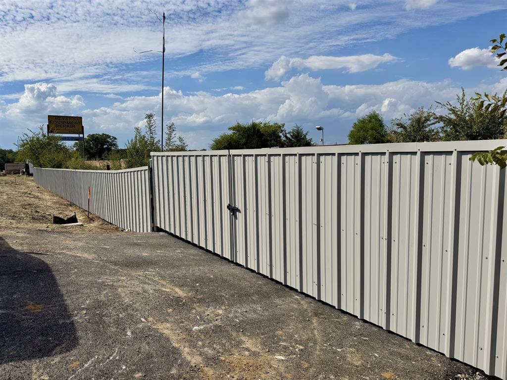 E M THOMASON - Commercial Sale