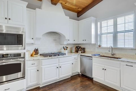 Tiny photo for 635 Via Ravello, Irving, TX 75039 (MLS # 21197753)