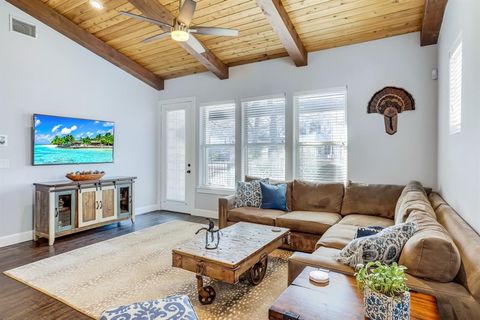 Tiny photo for 635 Via Ravello, Irving, TX 75039 (MLS # 21197753)