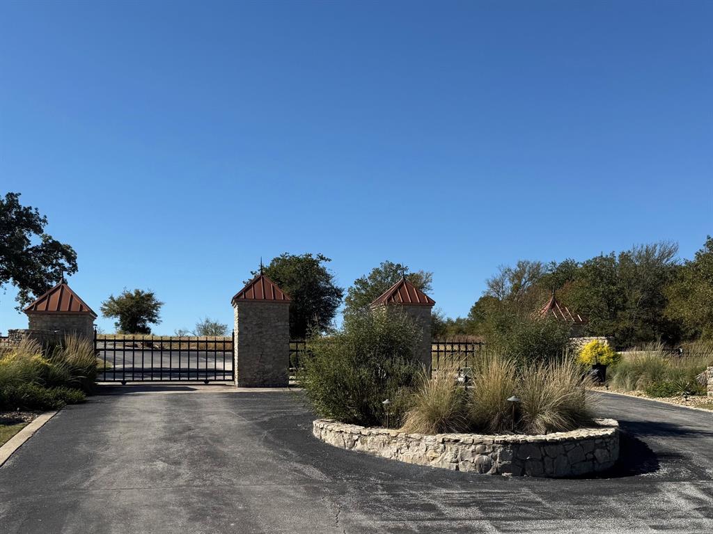 MOONLIGHT BAY - Land