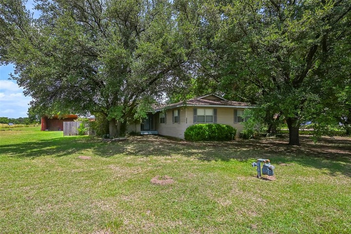 Photo 1 of 29 — 3629 Lucy Trimble Road, Burleson, TX 76028