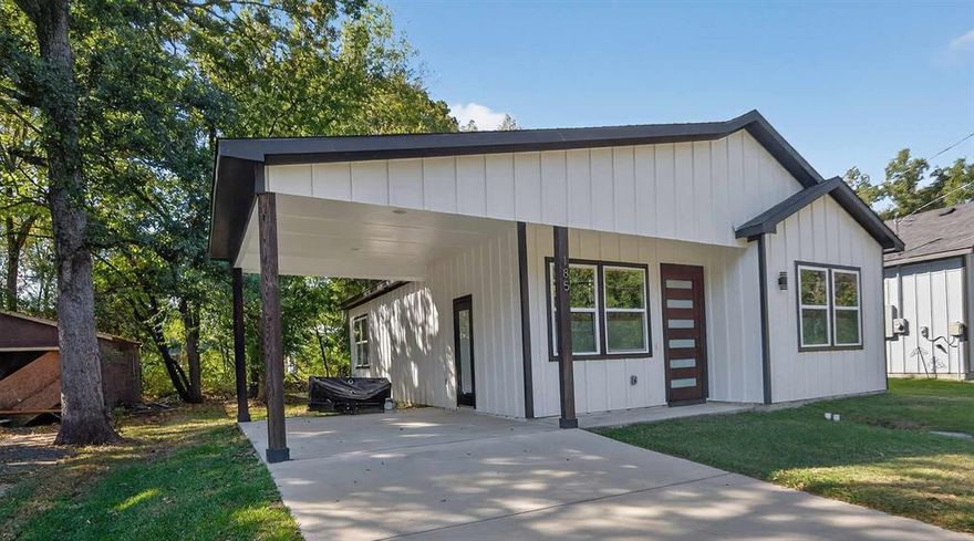 MOVE-IN READY LAKE HOME - FURNISHED AND AFFORDABLE!!  Welcome to your new retreat at Cedar Creek Lake.  This home offers the perfect combination of comfort, style and convenience.  Step inside to find an inviting open concept layout with abundant natural light, modern finishes and plenty of space for relaxing and entertaining.  The kitchen features ample cabinetry, stainless appliances and a breakfast bar.  The primary bedroom has a private bath, while the additional bedrooms provide flexibility for family, guests, home office or hobby space.  You are 2 minutes from the Del Mar boat ramp and dock and 1 minute from the pavilion, playground and basketball court.  You are in close proximity to shops and restaurants.  This area is served by Mabank ISD.  Transferrable 10-2-1 home warranty through Strucsure.  All furniture, appliances and washer-dryer conveys with the sale.