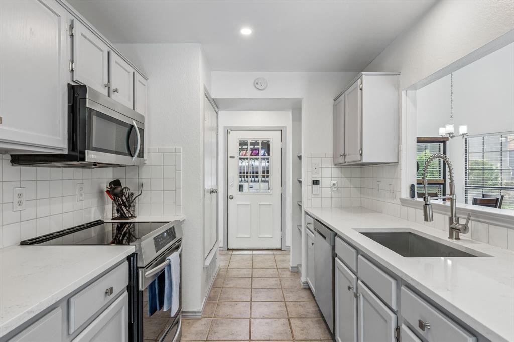 Shore Crest Estate - Residential