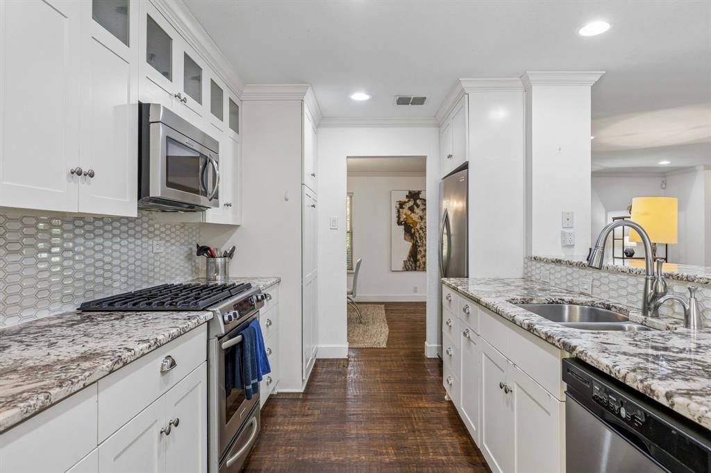 Shore Crest Estate - Residential