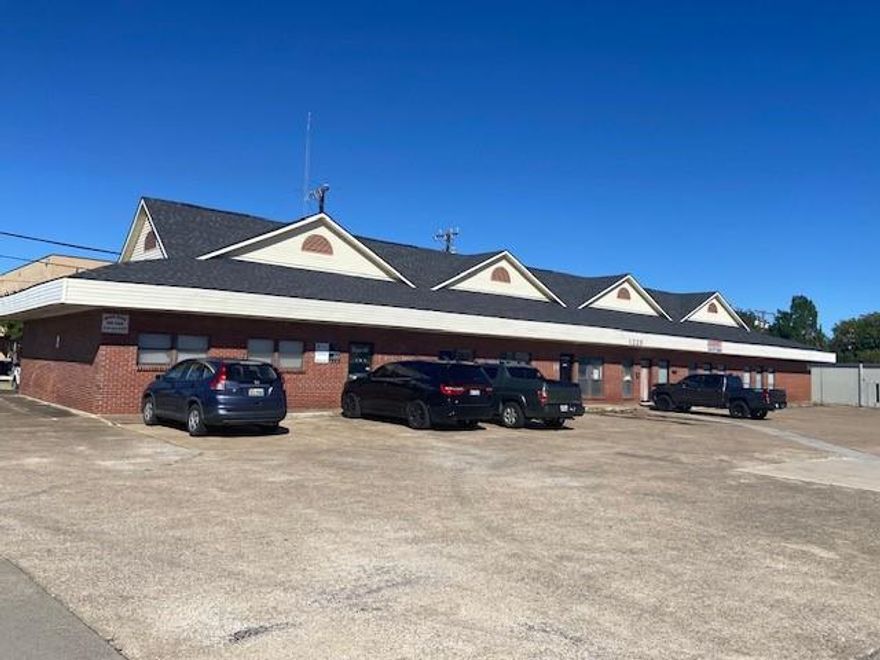 Outstanding opportunity to own a well-maintained freestanding office building in the heart of Plano. This property offers approximately 5,075 square feet of space situated on a 0.39-acre lot, ideal for medical, professional, or general office use.
The building features multiple private offices, open work areas, a welcoming reception area, and ample on-site parking. Conveniently located near downtown Plano with easy access to US-75, dining, retail, and public transit.
Whether you’re an owner-user or an investor, this property offers flexibility, visibility, and long-term value in one of the most desirable areas of Plano.