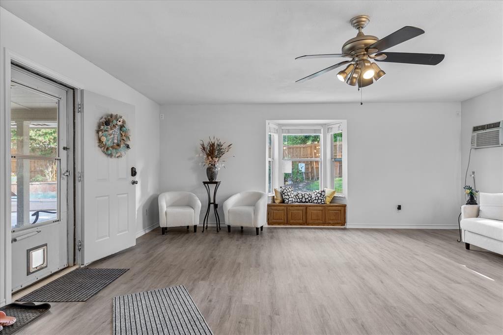 (1360) HOLBROOK ACRES - Residential