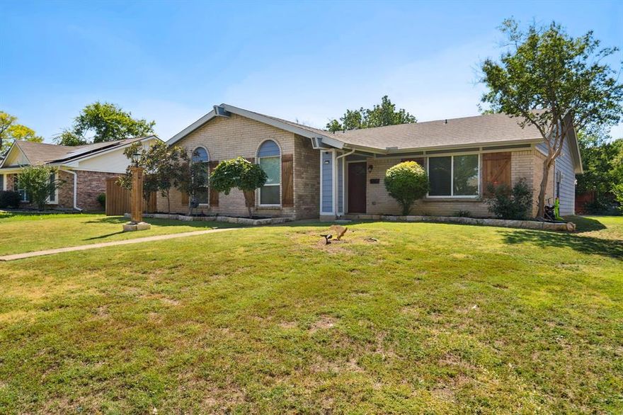 Beautiful one-story home in the heart of Carrollton, TX! This charming property features an open-concept layout, perfect for gatherings and entertaining. Enjoy the benefit of no carpet, high vaulted ceilings in the living area, new front windows, and numerous recent updates throughout. Move-in ready and waiting for its new owners! Ideal for first-time homebuyers or those looking to downsize, this home offers both comfort and convenience. Prime location near major highways, shopping, dining, and entertainment. The current owners truly love this home but are relocating for work giving you the opportunity to make it yours!
