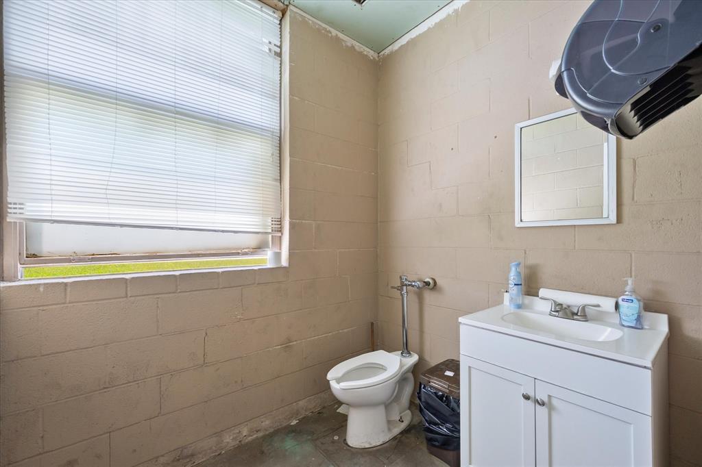 Levi L York - Commercial Sale