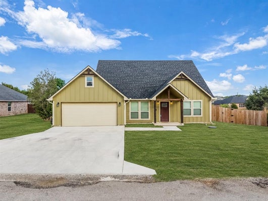 2412 CHRISTINE DR, GRANBURY, TX 76048 - Image ab2acd9a6b68fffb0e5e03de49f7c20b/243004889
