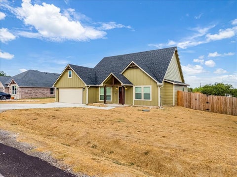 Photo of 2412 Christine Drive, Granbury, TX 76048 (MLS # 21384815)