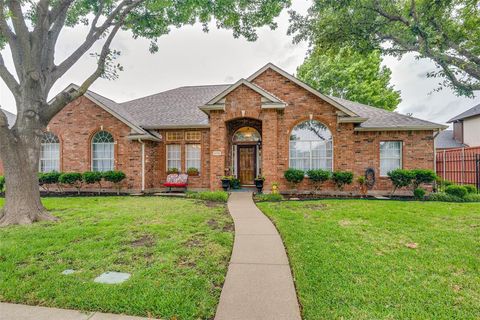 Photo of 8706 Brookhollow Drive, Rowlett, TX 75089 (MLS # 21257895)
