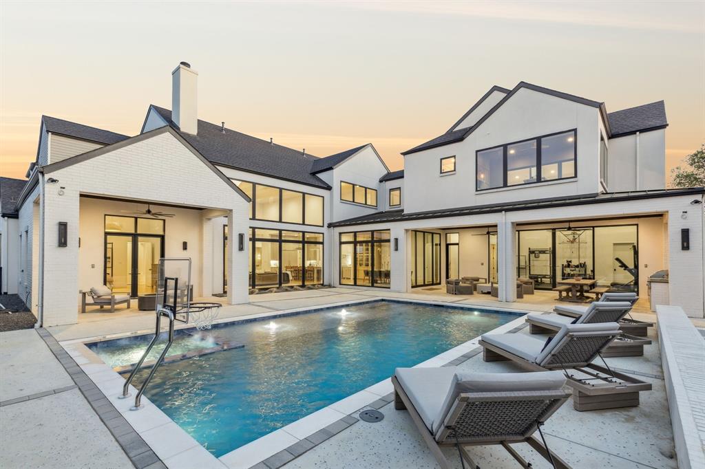 1817 Creekview Court