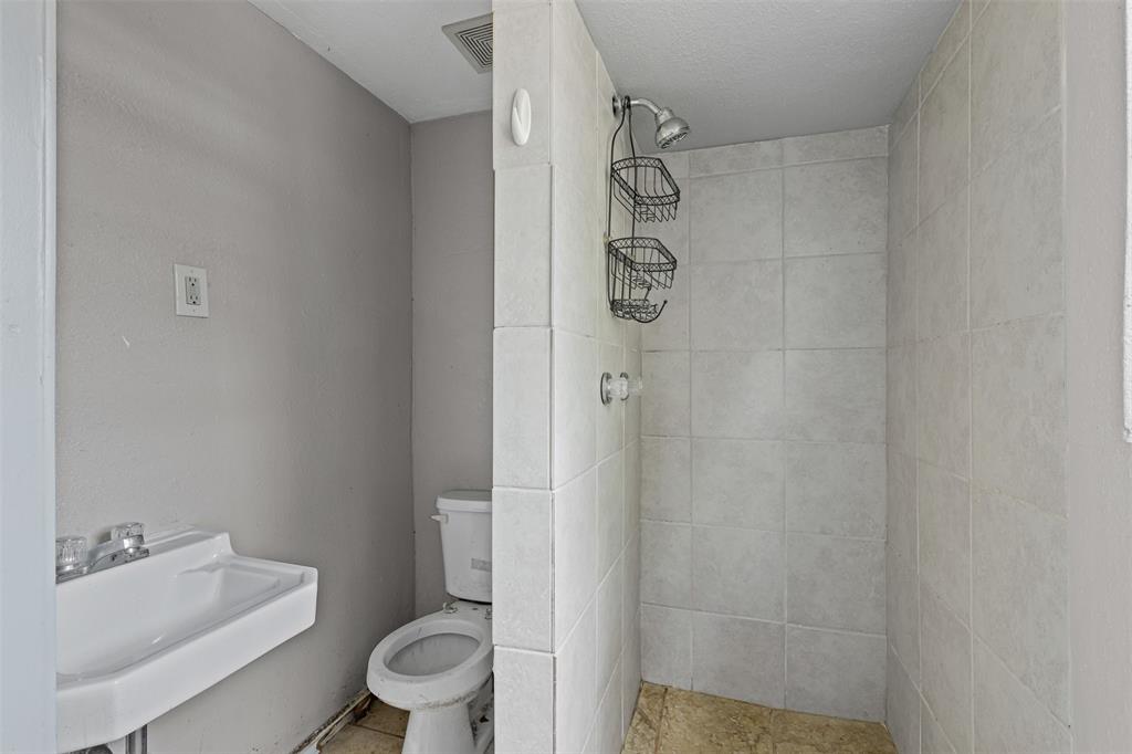 WEST OAKHURST - Residential Lease