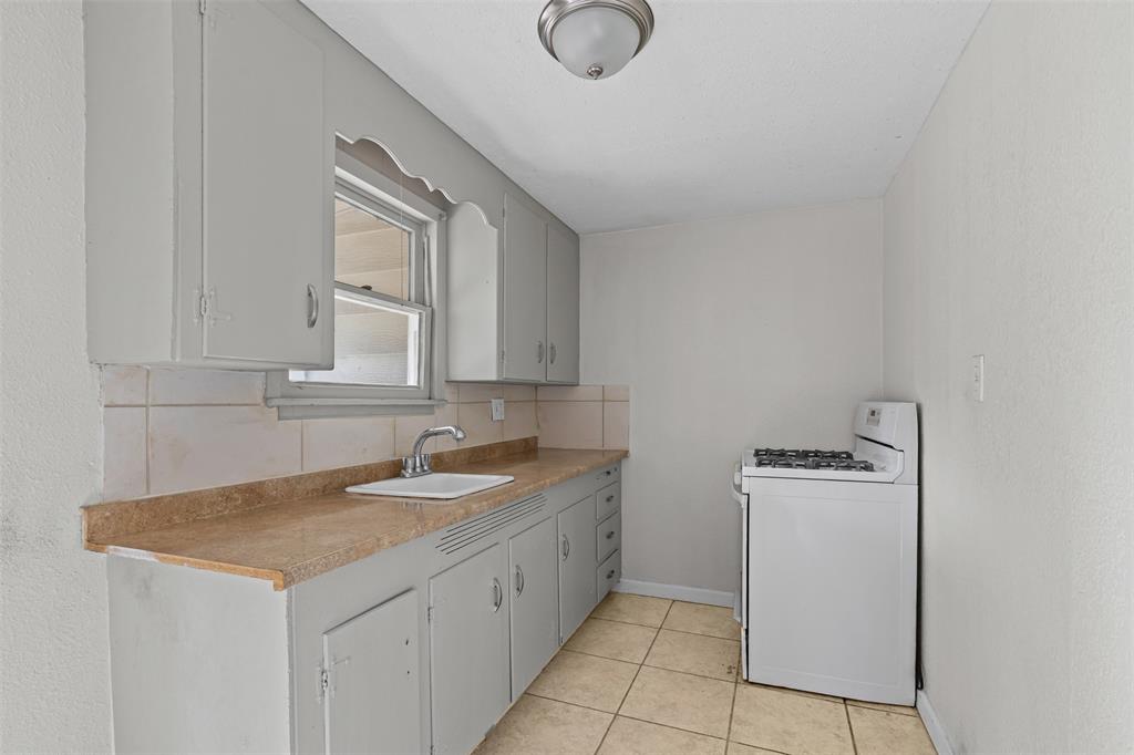 WEST OAKHURST - Residential Lease