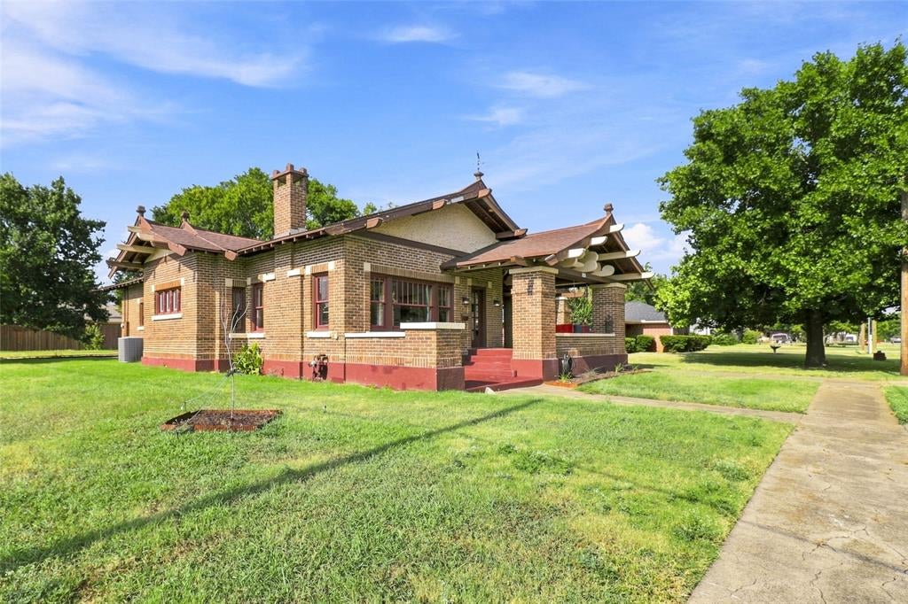 701 Pecan Street