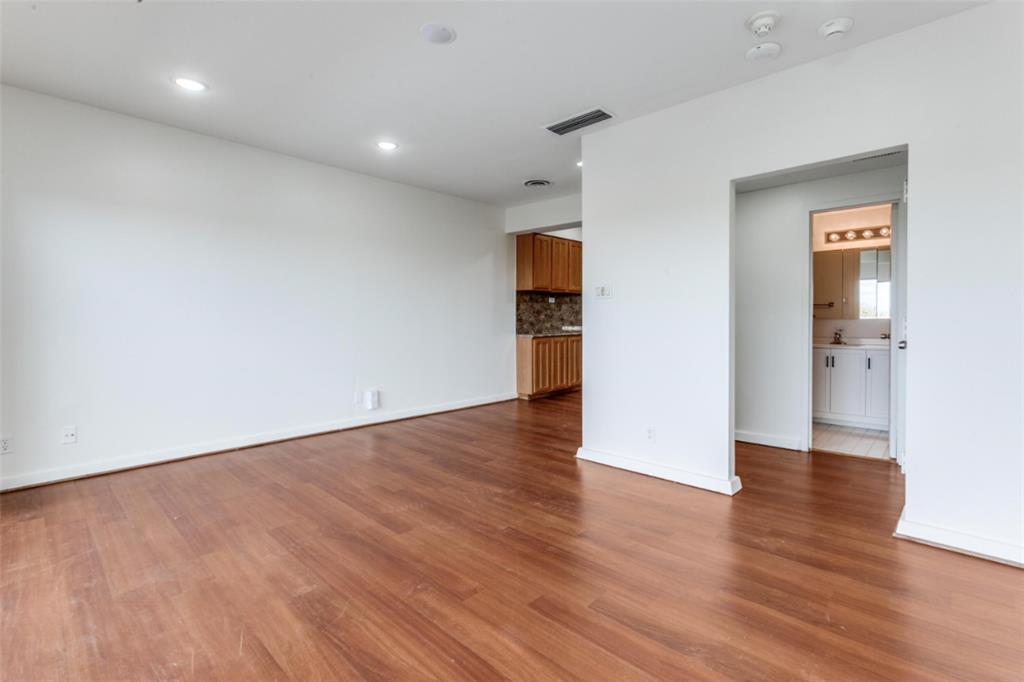 6211 W Northwest Highway G417