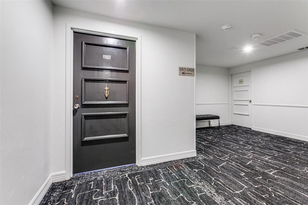 6211 W Northwest Highway G417