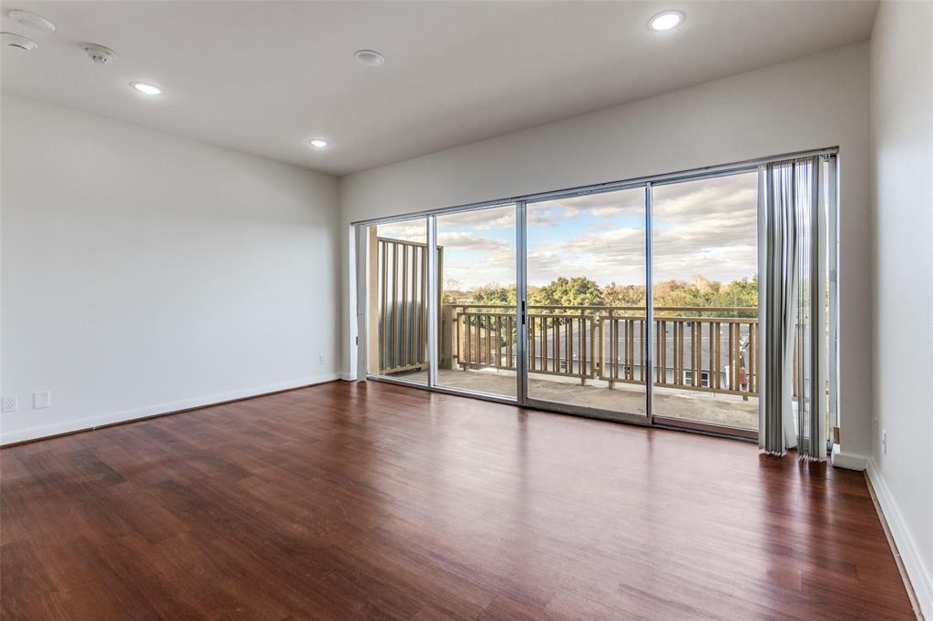 6211 W Northwest Highway G417