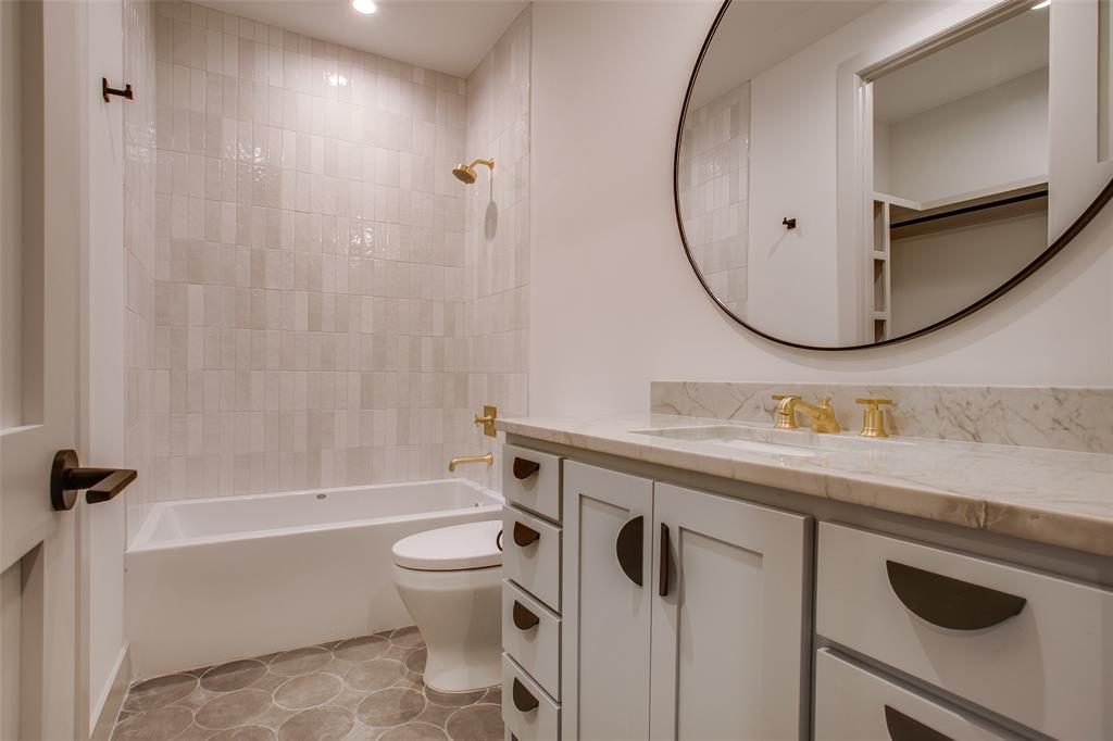 LAKEWOOD NORTH ESTATES - Residential