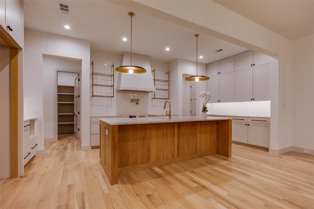 LAKEWOOD NORTH ESTATES - Residential