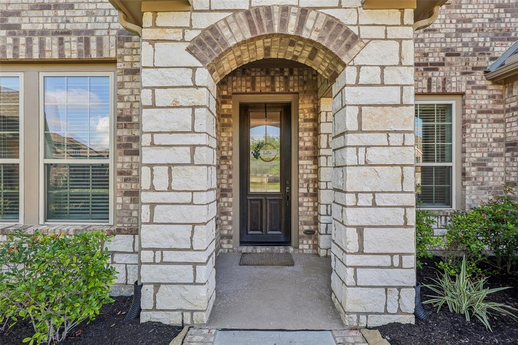 19602 Raccoon Hollow Way