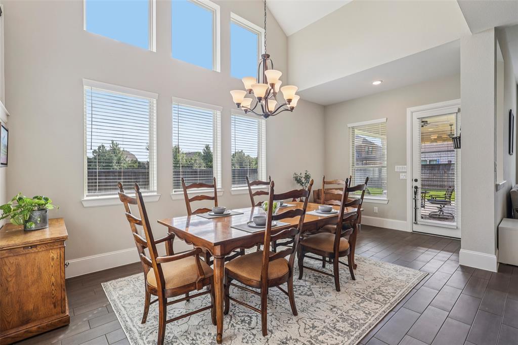 19602 Raccoon Hollow Way