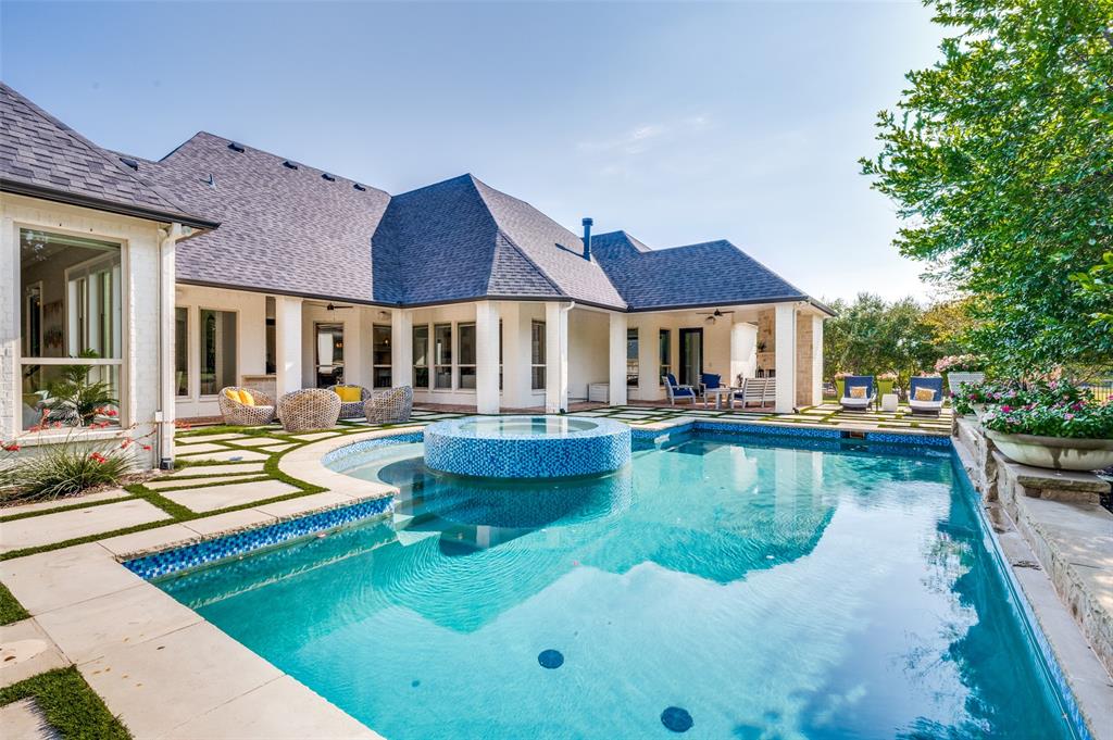 2120 Meadow View Drive
