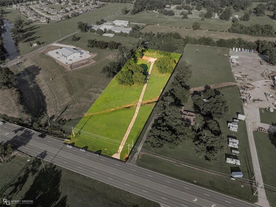 Over 3 acres of prime commercial property on Airline Dr. At the bustling corner of Airline and Swan Lake Drive. Approximately 225' of major highway frontage.  Possibilities are endless for this tract. One of the busiest corridors in Bossier Parish. Convenient to I-220 and I-20.