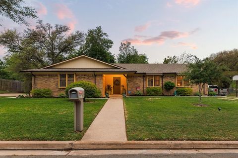 321 Oklahoma Avenue Hewitt TX 76643
