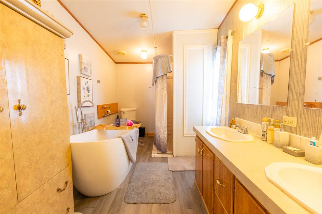 Lone Acres - Residential