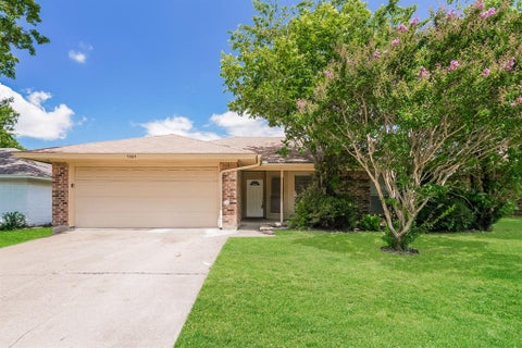 Photo of 5304 Tamarack Court, Arlington, TX 76018 (MLS # 21330135)