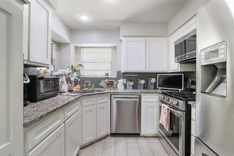 Tiny photo for 5009 Fairmount Drive, Arlington, TX 76017 (MLS # 21099290)