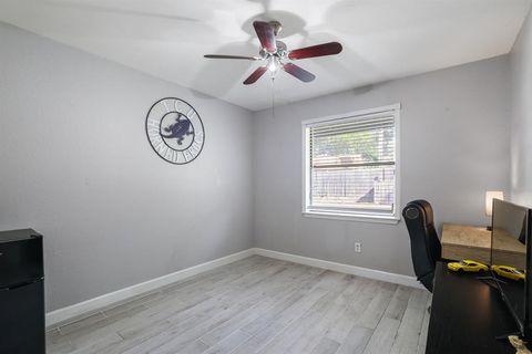 Tiny photo for 5009 Fairmount Drive, Arlington, TX 76017 (MLS # 21099290)