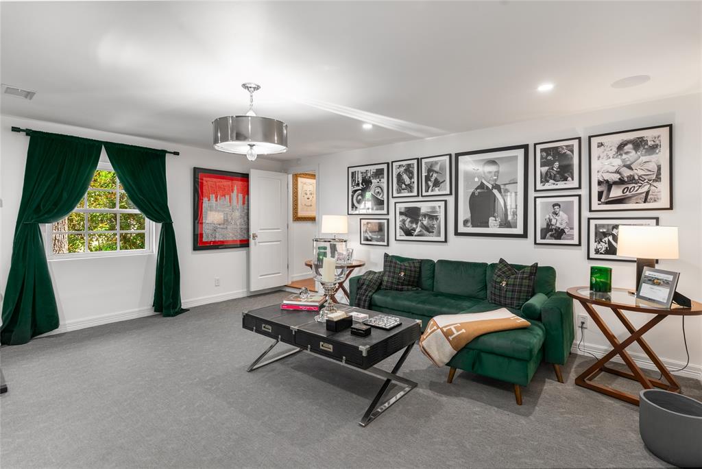 4522 Walnut Hill Lane