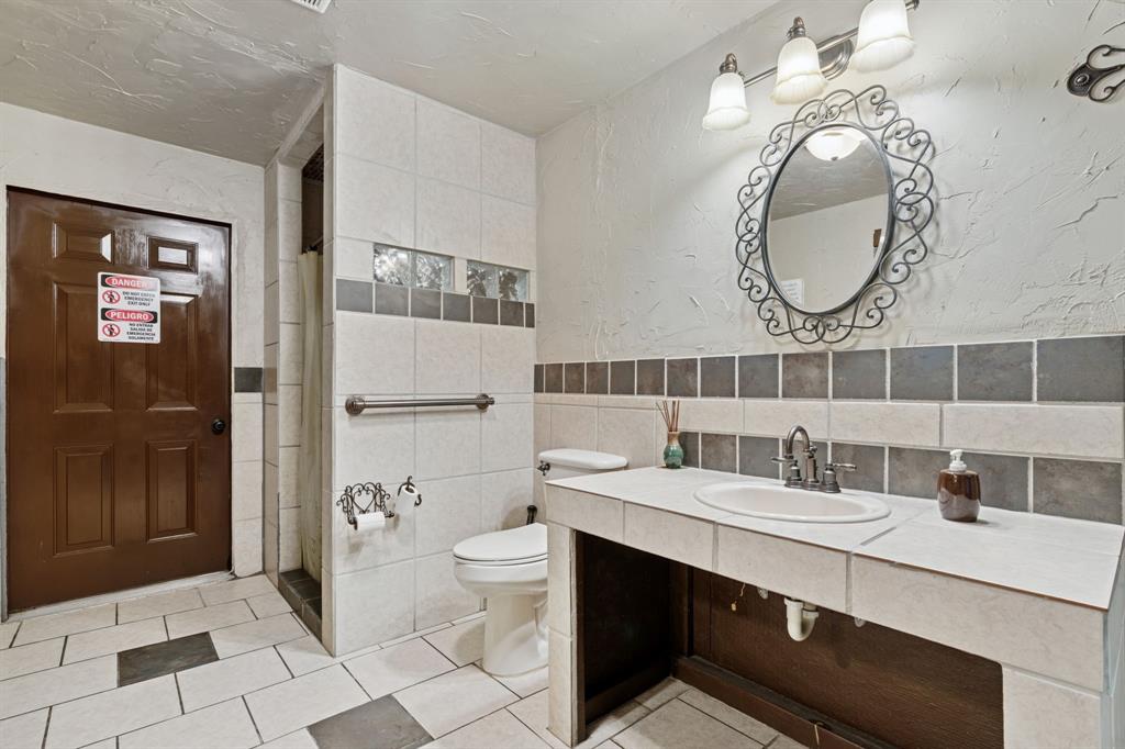 NA - Commercial Sale