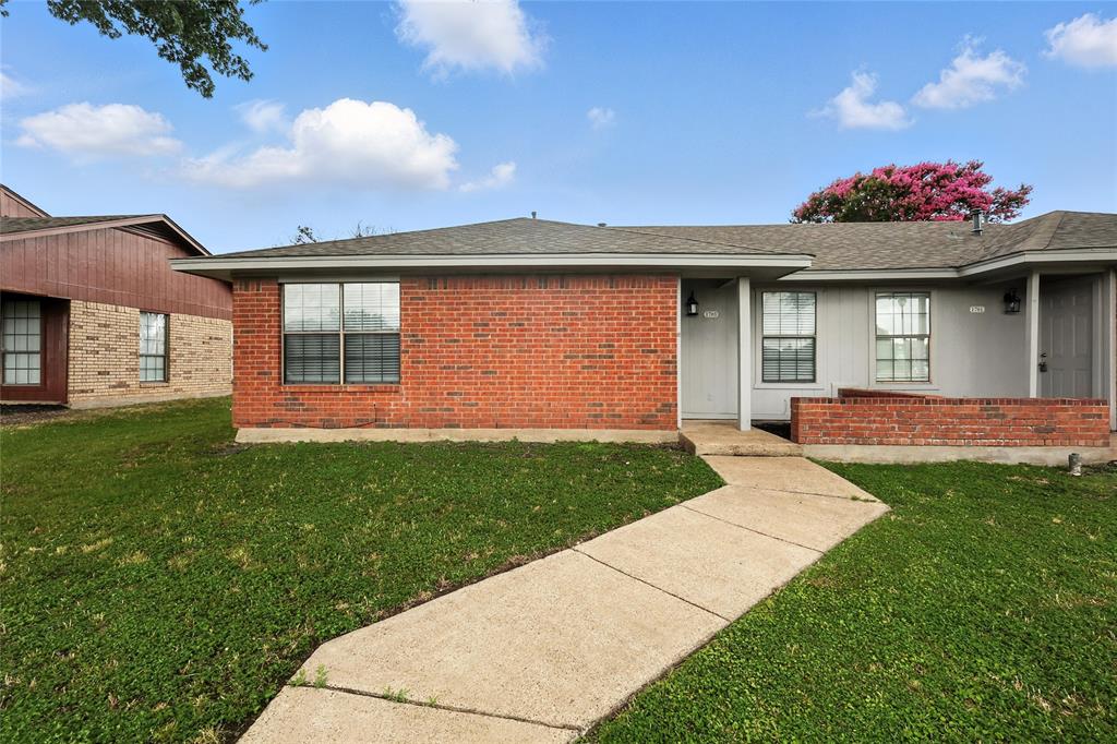 1703 Creekview Drive