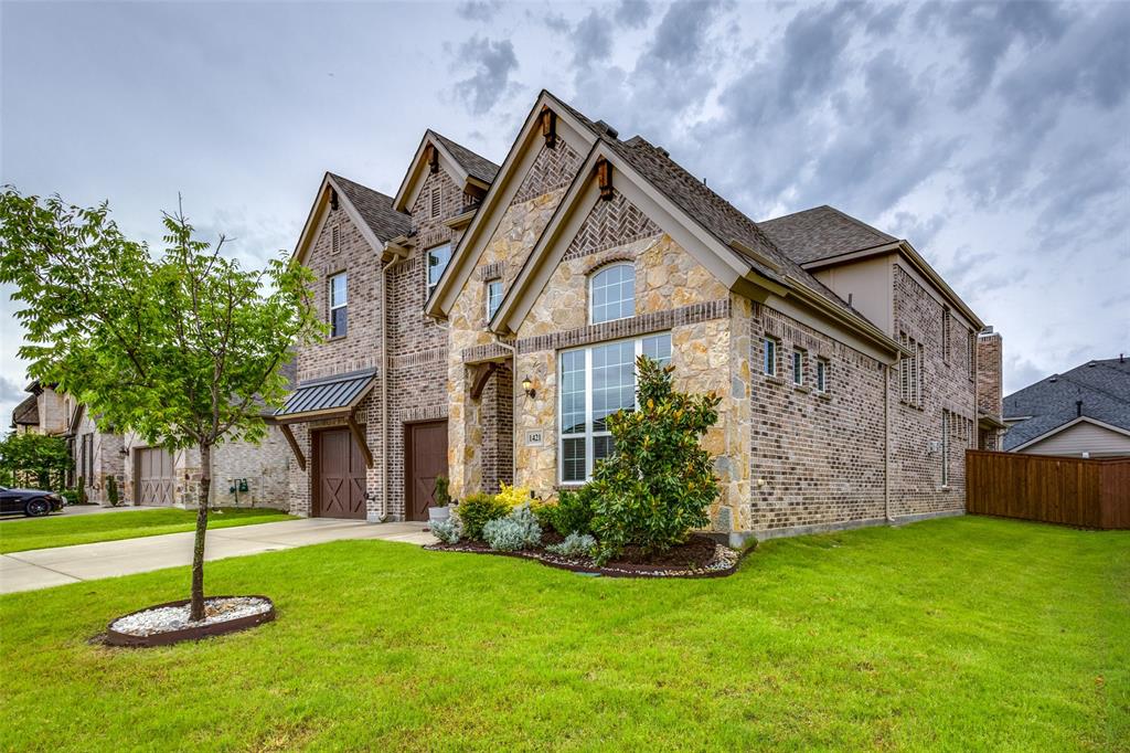 1421 Benavites Drive