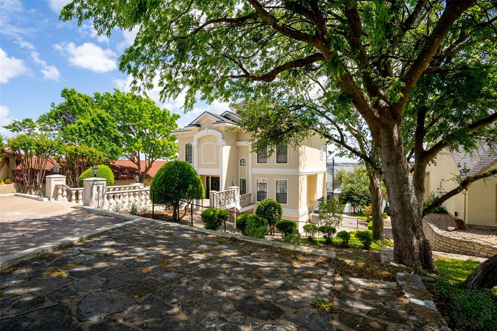 5001 Rio Vista Drive